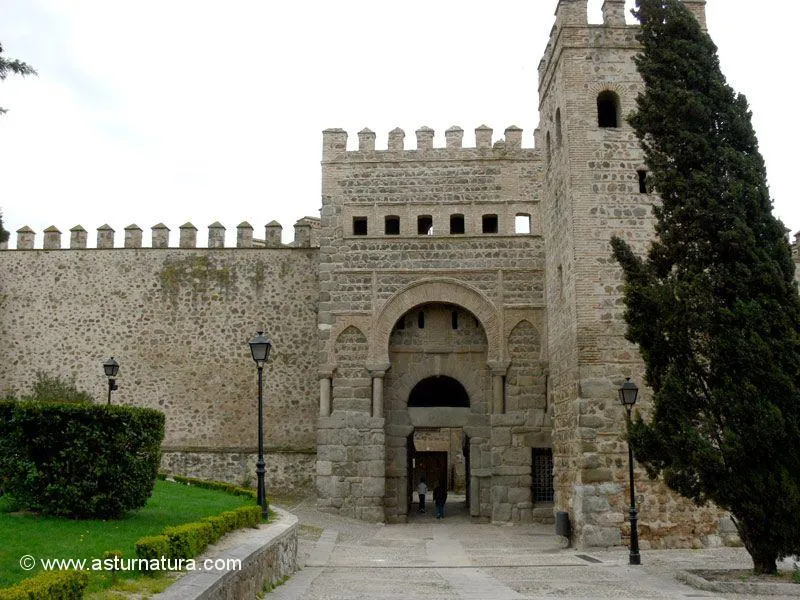 Puerta Antigua de Bisagra