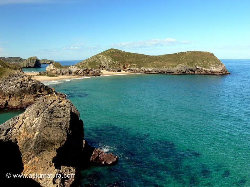 Isla de Almenada o de Poo