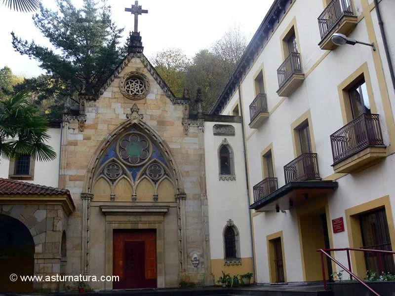 Asilo Hogar Virgen del Carbayo y Capilla