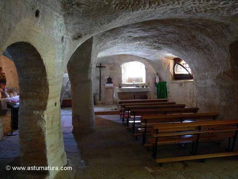 Iglesia rupestre de Santa María de Valverde